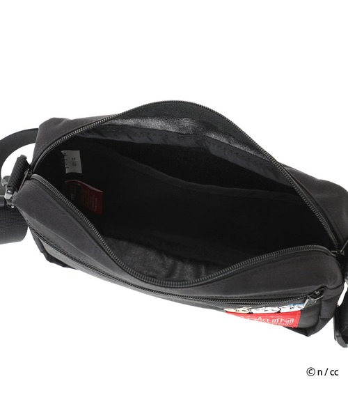 Manhattan Portage（マンハッタンポーテージ）の「Manhattan Portage/マンハッタンポーテージ ショルダーバック "ちいかわ" JOGGER(L)JPN VER2 CKW26 MP1404L2CKW26（ショルダーバッグ・メンズ・ブラック・FREE）」の6枚目の写真