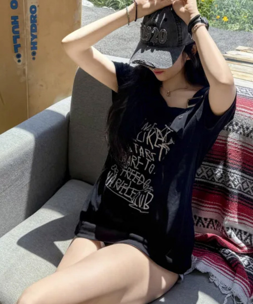 VIVID LADY(ビビッドレディー)の「ワンショルダー バックル 半袖Tシャツ(Tシャツ/カットソー・レディース・ブラック/ホワイト・FREE)」の6枚目の写真