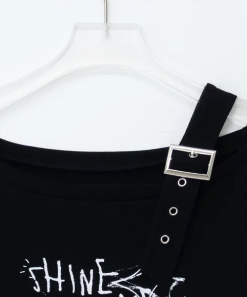 VIVID LADY(ビビッドレディー)の「ワンショルダー バックル 半袖Tシャツ(Tシャツ/カットソー・レディース・ブラック/ホワイト・FREE)」の19枚目の写真