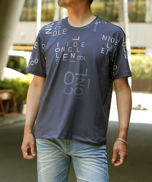 NICOLE selection(ニコルセレクション)の「総柄ロゴプリントクルーネックTシャツ(Tシャツ/カットソー・メンズ・ネイビー/ブラック/ホワイト/ボルドー・M/L/XL)」の4枚目の写真