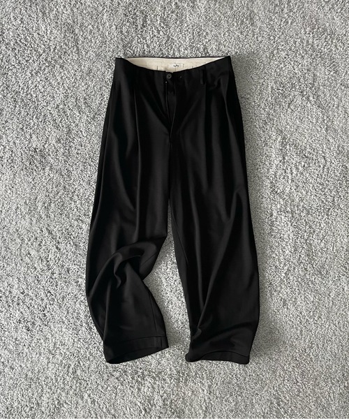 saby(サバイ)の「saby Two tuck trouser - recycled fiber jersey fab -(スラックス・メンズ・ブラック・2/1)」の3枚目の写真