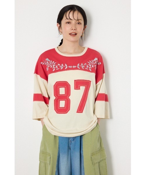 RODEO CROWNS WIDE BOWL(ロデオクラウンズワイドボウル)の「エンブロイダリーユニフォームTシャツ(Tシャツ/カットソー・レディース・ネイビー系1/オフホワイト/ブラック・FREE)」の2枚目の写真