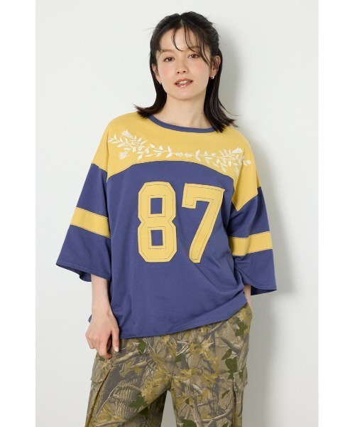 RODEO CROWNS WIDE BOWL(ロデオクラウンズワイドボウル)の「エンブロイダリーユニフォームTシャツ(Tシャツ/カットソー・レディース・ネイビー系1/オフホワイト/ブラック・FREE)」の4枚目の写真