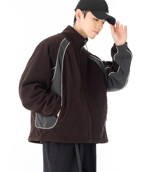 NEW ERA（ニューエラ）の「ニューエラ フリースジャケット オーバーサイズ（その他アウター・メンズ・ブラウン/ブラック・XXL/XL/L/M/S）」の5枚目の写真