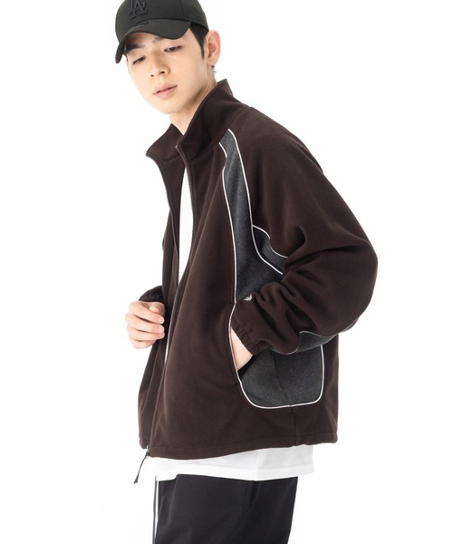 NEW ERA（ニューエラ）の「ニューエラ フリースジャケット オーバーサイズ（その他アウター・メンズ・ブラウン/ブラック・XXL/XL/L/M/S）」の6枚目の写真