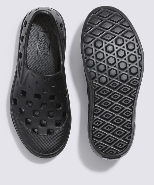VANS(バンズ)の「キッズ スリッポン TRK / UY Slip-On TRK black VN0A4UVIBLK1(スリッポン・キッズ・ブラック・12/3)」の6枚目の写真