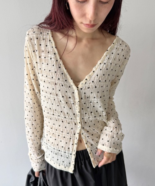 flaeu(フラユ)の「Dot Shirring Cardigan(Tシャツ/カットソー・レディース・アイボリー/ブラック・FREE)」の2枚目の写真