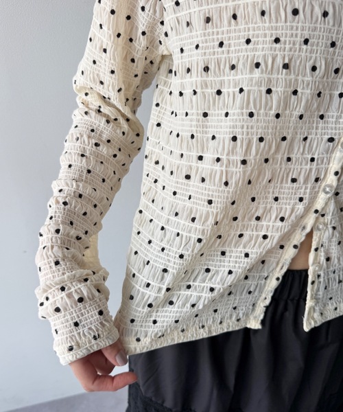 flaeu(フラユ)の「Dot Shirring Cardigan(Tシャツ/カットソー・レディース・アイボリー/ブラック・FREE)」の8枚目の写真