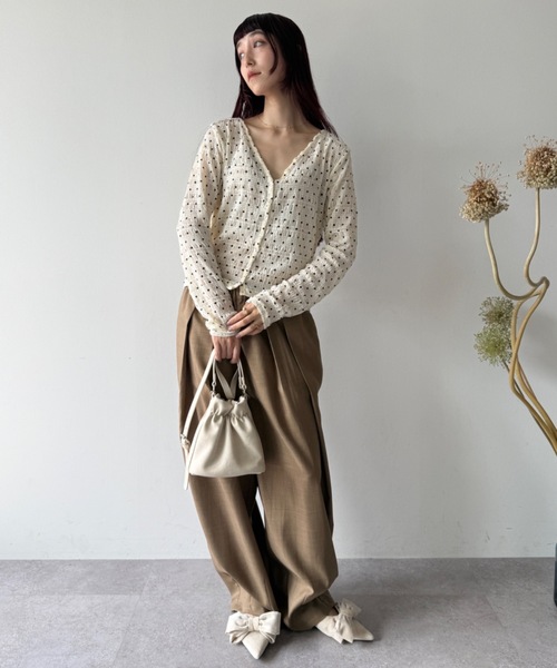 flaeu(フラユ)の「Dot Shirring Cardigan(Tシャツ/カットソー・レディース・アイボリー/ブラック・FREE)」の12枚目の写真