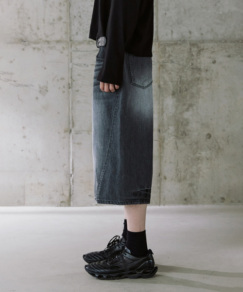 P.IN.O(ピインオ)の「カーブドオールブラシバミューダデニムパンツ - ブラック(その他パンツ・メンズ・その他・SMALL/MEDIUM/LARGE/X-LARGE)」の6枚目の写真