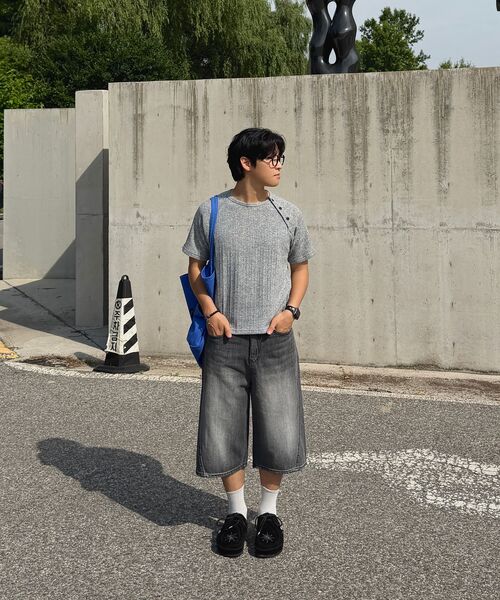 P.IN.O(ピインオ)の「カーブドオールブラシバミューダデニムパンツ - ブラック(その他パンツ・メンズ・その他・SMALL/MEDIUM/LARGE/X-LARGE)」の3枚目の写真