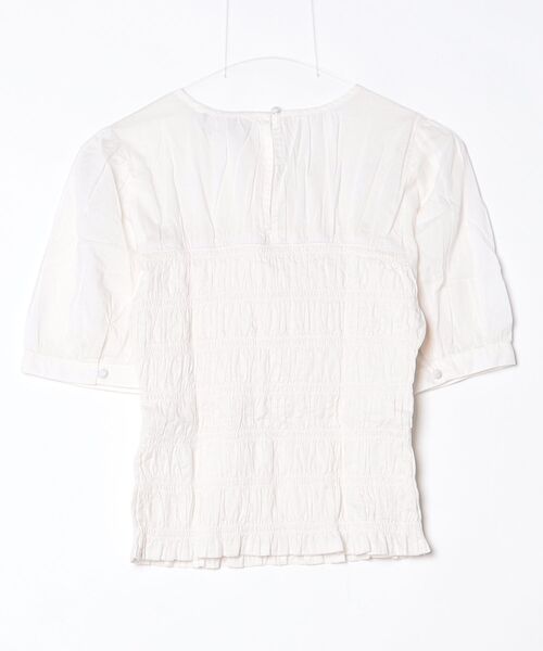 BANANA REPUBLIC FACTORY STORE（バナナリパブリック ファクトリーストア）の「BANANA REPUBLIC FACTORY STORE　　スモッキングクロップドトップス（シャツ/ブラウス・レディース・その他1/ホワイト/その他・M/XS/L/S）」の4枚目の写真