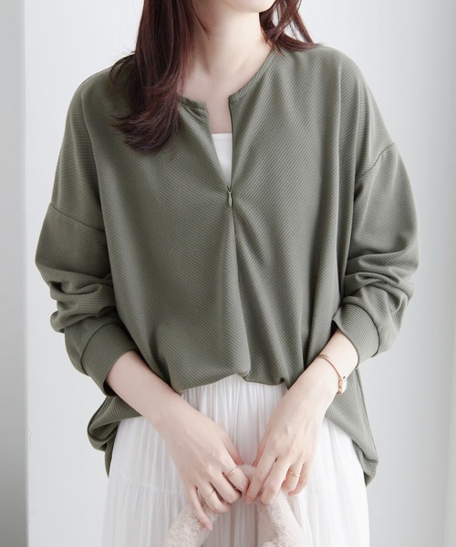 Viola e Viola(ヴィオラエヴィオラ)の「細見えラインリップル素材ジップトップス(Tシャツ/カットソー・レディース・ネイビー/ダークブルー/ブラック/オリーブ/レッド・M/L/LL)」の12枚目の写真