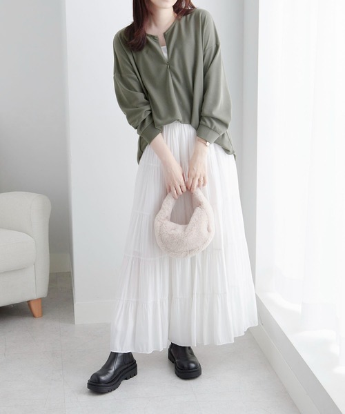 Viola e Viola(ヴィオラエヴィオラ)の「細見えラインリップル素材ジップトップス(Tシャツ/カットソー・レディース・ネイビー/ダークブルー/ブラック/オリーブ/レッド・M/L/LL)」の14枚目の写真