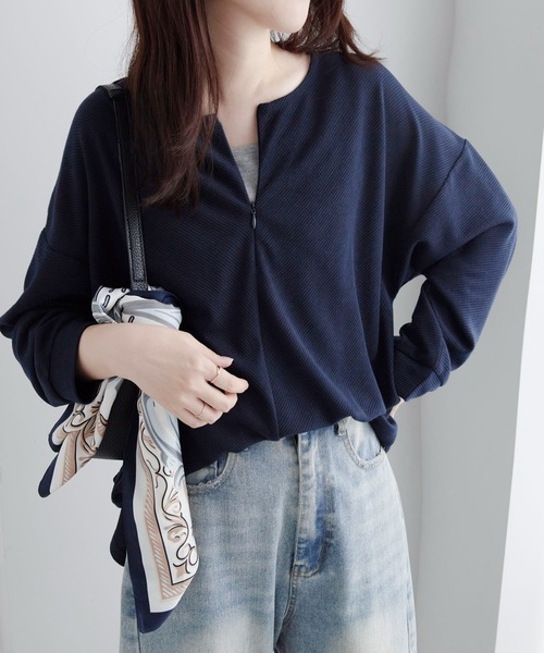 Viola e Viola(ヴィオラエヴィオラ)の「細見えラインリップル素材ジップトップス(Tシャツ/カットソー・レディース・ネイビー/ダークブルー/ブラック/オリーブ/レッド・M/L/LL)」の19枚目の写真