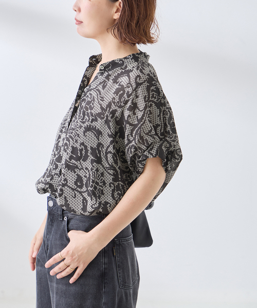 journal standard L'essage(ジャーナルスタンダードレサージュ)の「IPEKERフラワー/無地タックスリーブシャツ(シャツ/ブラウス・レディース・ブラック系その他/アイボリー/ウッド・FREE)」の1枚目の写真