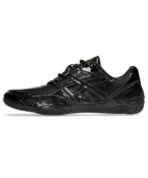 ASICS(アシックス)の「HYPERSYNC / ハイパーシンク(スニーカー・レディース・ブラック×ブラック・28/24.5/24/27/22.5/23.5/26/26.5/27.5/29/28.5/23/25.5/29.5/25)」の2枚目の写真