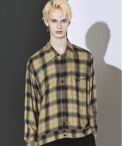 NO ID.(ノーアイディ)の「【NO ID.】Ombre Check Western BIG Shirt / オンブレー チェック ウエスタン ビッグ シャツ(シャツ/ブラウス・メンズ・イエロー/ブルーグレー/ブラック・ONE SIZE)」の3枚目の写真