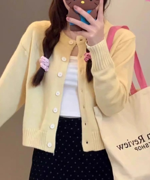 LUCPY(ラクピー)の「クルーネック ベーシックニットカーディガン(カーディガン/ボレロ・レディース・イエロー/ブルー/パープル/レッド・FREE)」の3枚目の写真