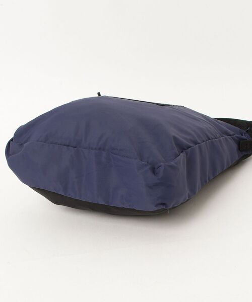 KEEN（キーン）の「【New color】Us4 BAG‘N BAG LOGO TOTE / Us4 バッグイン バッグ ロゴ トート（ショルダーバッグ・レディース・ネイビー・OS）」の3枚目の写真