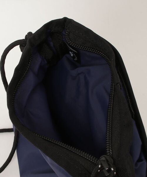 KEEN（キーン）の「【New color】Us4 BAG‘N BAG LOGO TOTE / Us4 バッグイン バッグ ロゴ トート（ショルダーバッグ・レディース・ネイビー・OS）」の4枚目の写真