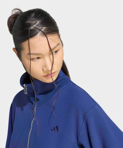 adidas（アディダス）の「ラックスフロー ピーチ スペーサー ルーズフィット ハーフジップ プルオーバー / アディダス adidas（スウェット・レディース・ブルー・X-LARGE/SMALL/MEDIUM/LARGE/XX-LARGE）」の3枚目の写真