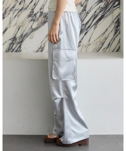 BIRTHDAY BASH(バースデイバッシュ)の「SATIN CARGO WIDE PANTS(サテンカーゴワイドパンツ)(カーゴパンツ・レディース・ベージュ/サックスブルー・S/M)」の22枚目の写真