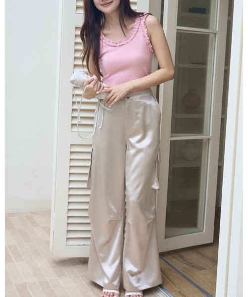 BIRTHDAY BASH(バースデイバッシュ)の「SATIN CARGO WIDE PANTS(サテンカーゴワイドパンツ)(カーゴパンツ・レディース・ベージュ/サックスブルー・S/M)」の8枚目の写真