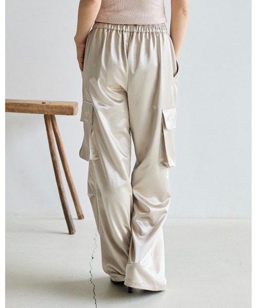 BIRTHDAY BASH(バースデイバッシュ)の「SATIN CARGO WIDE PANTS(サテンカーゴワイドパンツ)(カーゴパンツ・レディース・ベージュ/サックスブルー・S/M)」の10枚目の写真