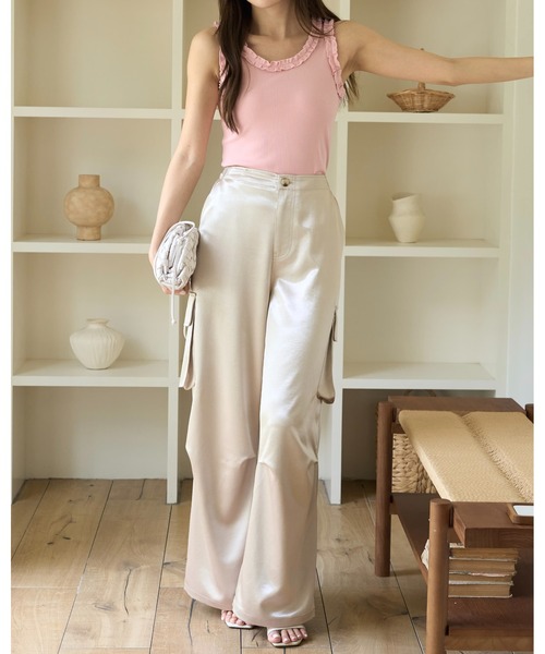 BIRTHDAY BASH(バースデイバッシュ)の「SATIN CARGO WIDE PANTS(サテンカーゴワイドパンツ)(カーゴパンツ・レディース・ベージュ/サックスブルー・S/M)」の4枚目の写真