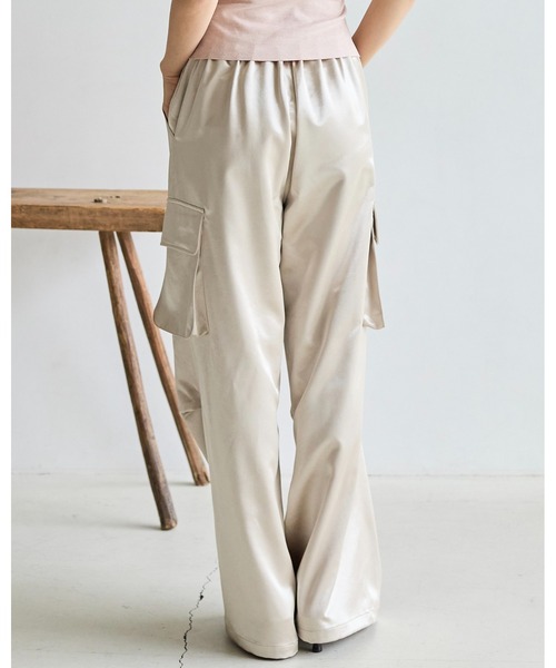BIRTHDAY BASH(バースデイバッシュ)の「SATIN CARGO WIDE PANTS(サテンカーゴワイドパンツ)(カーゴパンツ・レディース・ベージュ/サックスブルー・S/M)」の16枚目の写真