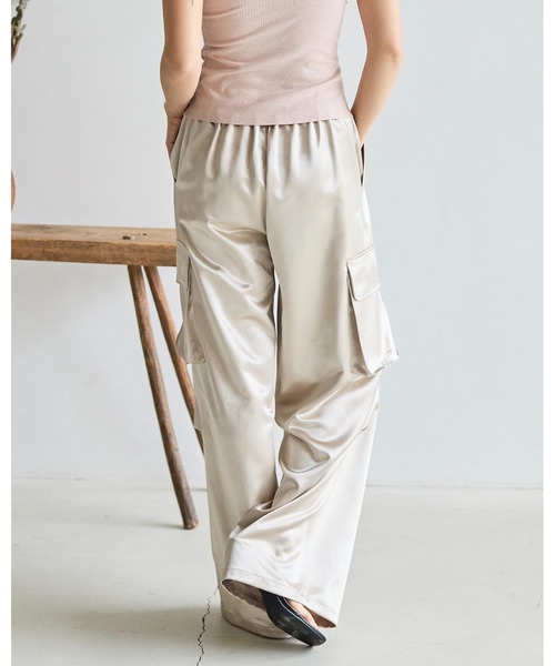 BIRTHDAY BASH(バースデイバッシュ)の「SATIN CARGO WIDE PANTS(サテンカーゴワイドパンツ)(カーゴパンツ・レディース・ベージュ/サックスブルー・S/M)」の17枚目の写真