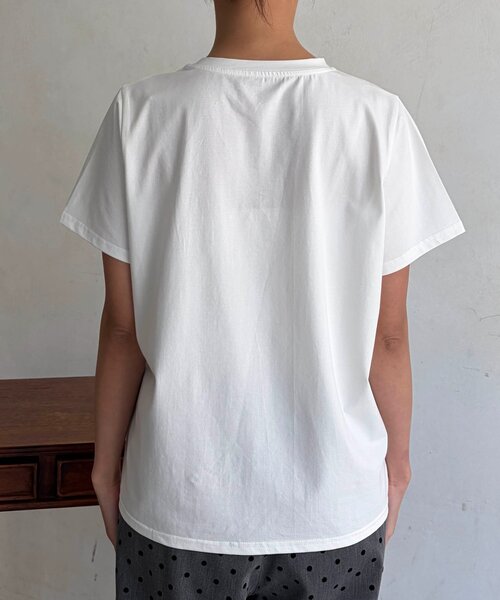 Chez toi(シェトワ)の「箔プリントロゴT(Tシャツ/カットソー・レディース・カーキ/モカ/オフホワイト/ブラック・FREE)」の16枚目の写真
