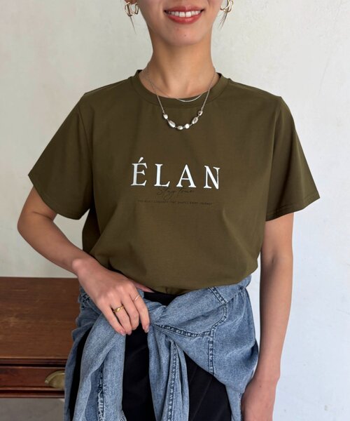 Chez toi(シェトワ)の「箔プリントロゴT(Tシャツ/カットソー・レディース・カーキ/モカ/オフホワイト/ブラック・FREE)」の11枚目の写真