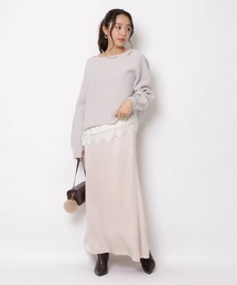 サテンナローフレアスカート
