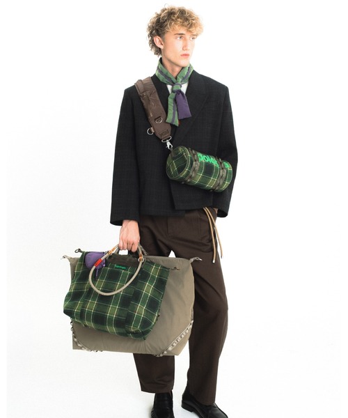 Topologie(トポロジー)の「Barrel Bag Small(バレル バッグ スモール)(ショルダーバッグ・レディース・グリーン系・ONE SIZE)」の8枚目の写真
