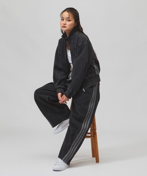 adidas(アディダス)の「アディダス adidas スタジアム ウォッシュ デニム ルーズフィット パンツ(デニムパンツ・レディース・ダークブルー/ブラック/ブルー・S/L/M/XL)」の17枚目の写真