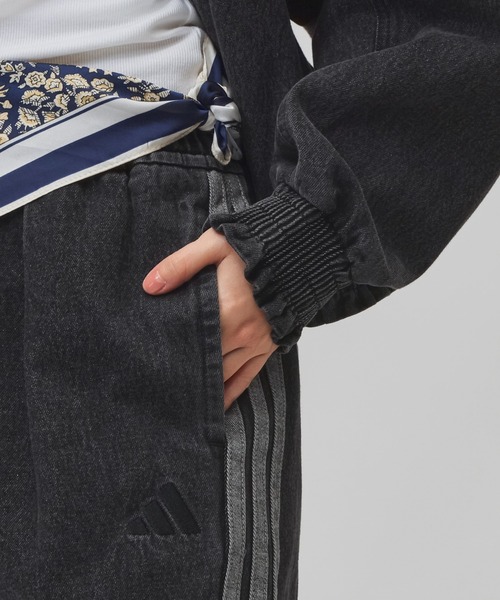 adidas(アディダス)の「アディダス adidas スタジアム ウォッシュ デニム ルーズフィット パンツ(デニムパンツ・レディース・ダークブルー/ブラック/ブルー・S/L/M/XL)」の19枚目の写真