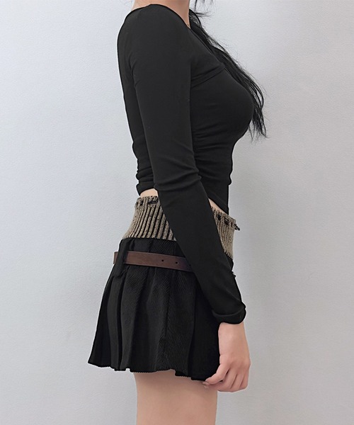 FOLLOWIN（フォロウィン）の「ベルト付きコーデュロイ切替プリーツミニスカート（スカート・レディース・ブラック/ブラウン/バーガンディー・SMALL/MEDIUM/LARGE）」の8枚目の写真