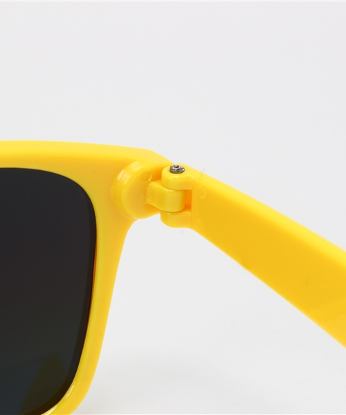 WEGO(ウィゴー)の「WEGO/カラフルTOYミラーサングラス(サングラス・レディース・サックスブルー/イエロー系その他/グリーン/レッド/ピンク/ターコイズブルー/ブルー/パープル/イエロー/ライトパープル/オレンジ系その他/ホワイト/ブラック/ライトピンク・FREE)」の20枚目の写真