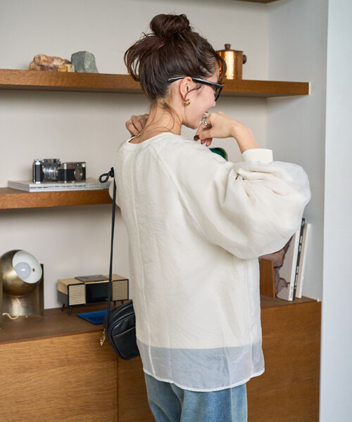 FREAK'S STORE(フリークスストア)の「限定展開 オーガンジー 重ね ラグラン スウェット(スウェット・レディース・ベージュ/ブラウン/ブラック/オフホワイト/サックスブルー/ピンク・フリ-)」の8枚目の写真
