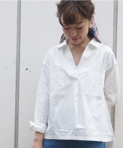 Chico（チコ）の「プルオーバーブラウス（シャツ/ブラウス・レディース・ホワイト/ピンクベージュ・FREE）」の2枚目の写真