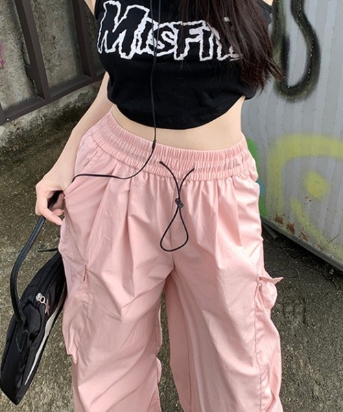 SHEPP(シープ)の「【26年秋冬新作】《5色展開》ドローコード ワイドカーゴパンツ(カーゴパンツ・レディース・ブラック/カーキ/ピンク/レッド/グレー・L/M)」の4枚目の写真