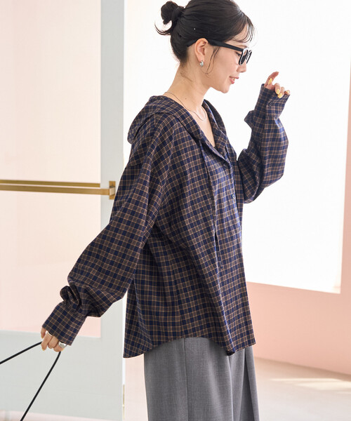 FREAK'S STORE(フリークスストア)の「限定展開 TR チェック フード ボタン オーバー シャツ プルオーバー(シャツ/ブラウス・レディース・ネイビー/サックスブルー/ブラウン・フリ-)」の18枚目の写真