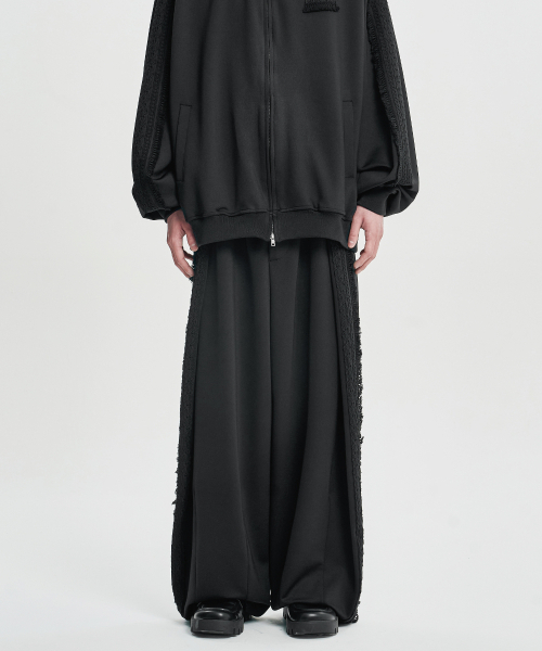 AJOBYAJO（アジョバイアジョ）の「Multi Lace Trim One Tuck Track Pants [BLACK]（スウェットパンツ・レディース・その他・MEDIUM/LARGE/X-LARGE）」の8枚目の写真