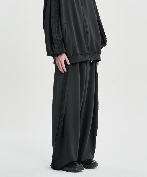 AJOBYAJO（アジョバイアジョ）の「Multi Lace Trim One Tuck Track Pants [BLACK]（スウェットパンツ・レディース・その他・MEDIUM/LARGE/X-LARGE）」の9枚目の写真