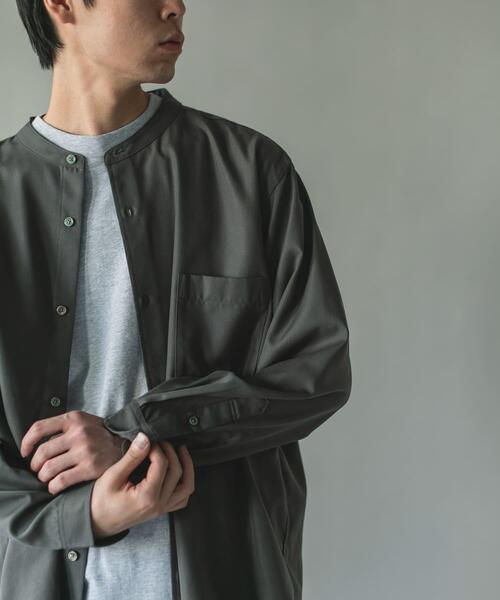 URBAN RESEARCH DOORS(アーバンリサーチドアーズ)の「ウール混ミニヘリンボーンワイドバンドシャツ(シャツ/ブラウス・メンズ・チャコールグレー/ブラウン/グリーン系その他・LARGE/MEDIUM)」の3枚目の写真