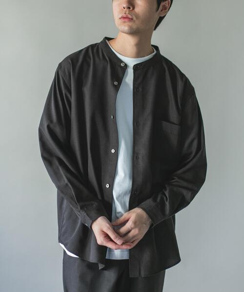 URBAN RESEARCH DOORS(アーバンリサーチドアーズ)の「ウール混ミニヘリンボーンワイドバンドシャツ(シャツ/ブラウス・メンズ・チャコールグレー/ブラウン/グリーン系その他・LARGE/MEDIUM)」の2枚目の写真