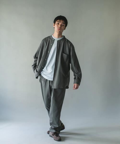 URBAN RESEARCH DOORS(アーバンリサーチドアーズ)の「ウール混ミニヘリンボーンワイドバンドシャツ(シャツ/ブラウス・メンズ・チャコールグレー/ブラウン/グリーン系その他・LARGE/MEDIUM)」の5枚目の写真