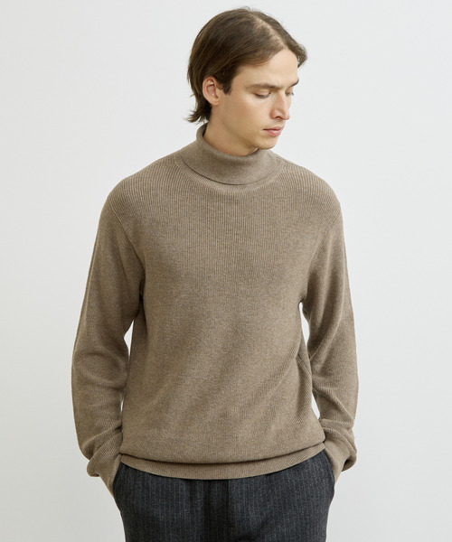 MEN'S MELROSE(メンズメルローズ)の「ウーレンウーステッド片畦タートルネックニット | ウォッシャブル(ニット/セーター・メンズ・ブラック/ベージュ/グレー・2/4/3)」の18枚目の写真